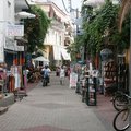 klicken zum Vergrößern: Einkaufsstrasse von Limenaria