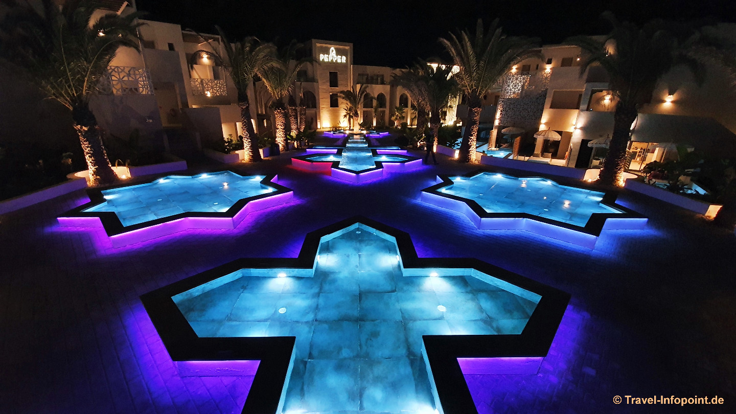 Pepper Sea Club Hotel 5* Nachtansicht