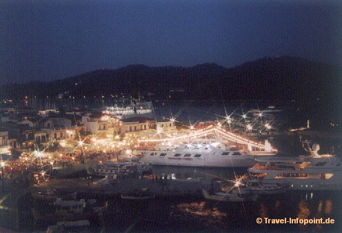 alter HAfen von Skiathos am Abend