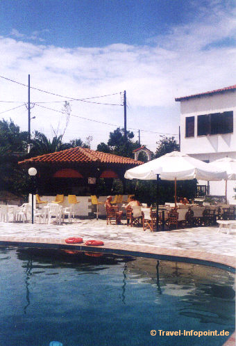 Hotel Mandraki: Pool  (vergrößerte Ansicht in der Bildergalerie 2)