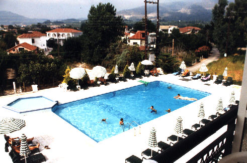 Pool bei Tag