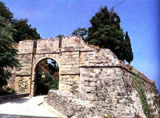 Burgruine hoch über Zakynthos-Stadt