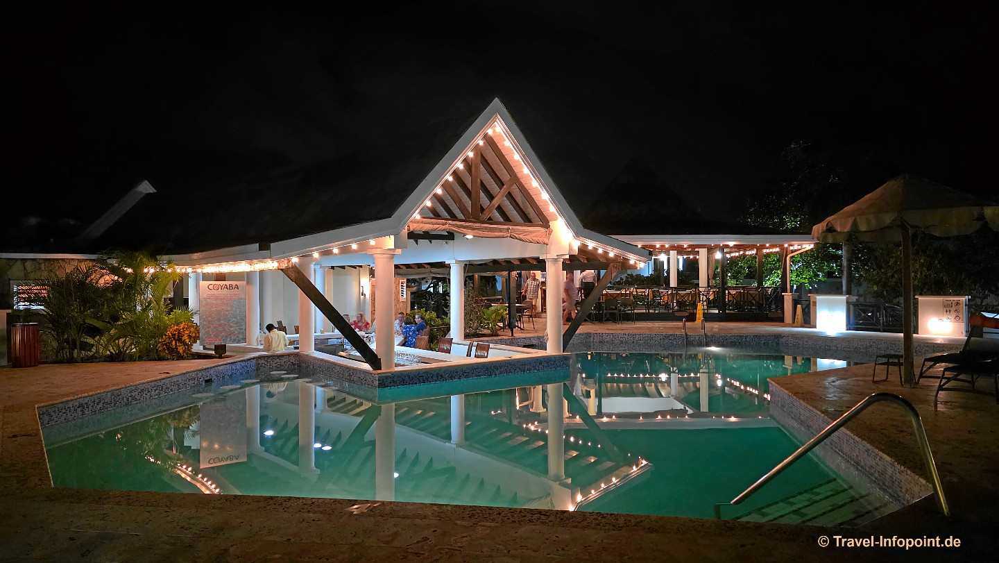 Coyaba Beach Resort / Pool