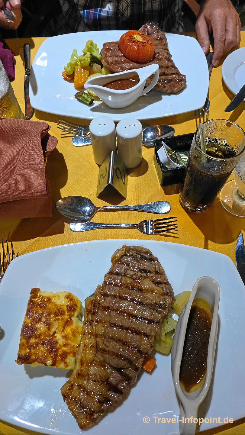 Coyaba Beach Resort /  Restaurants und Bars