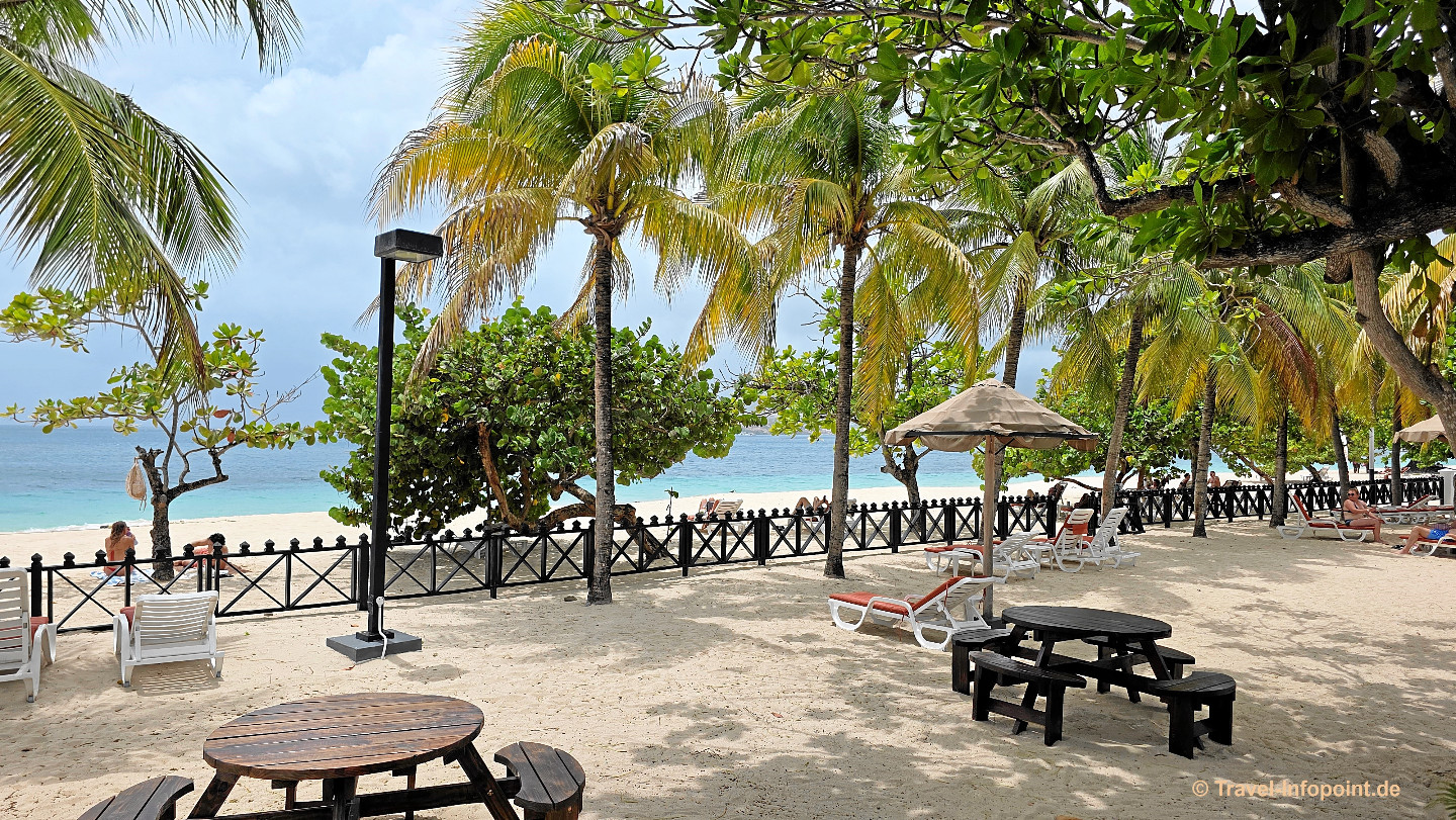 Coyaba Beach Resort /  Restaurants und Bars
