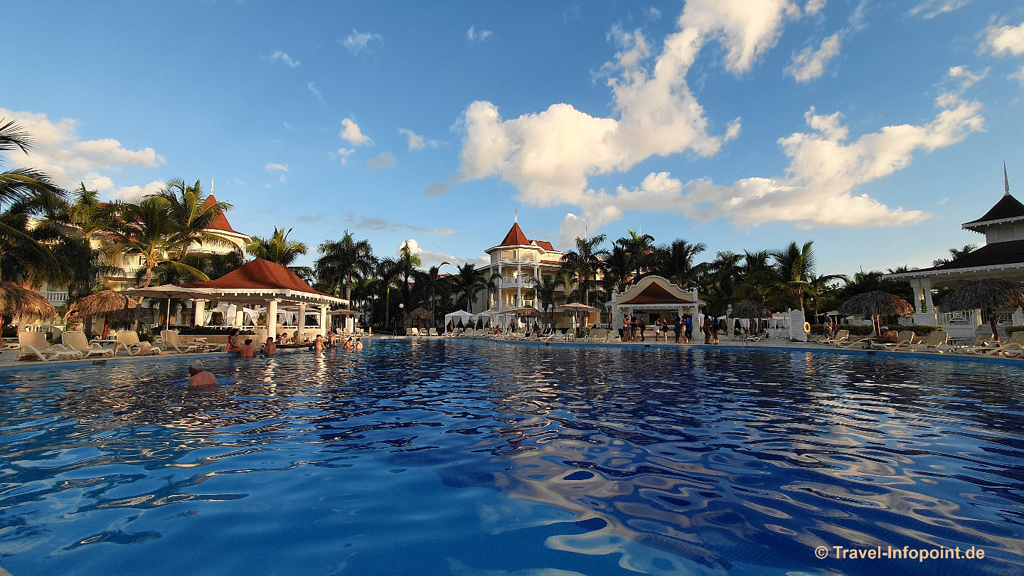 Bahia Principe Luxury Bouganville: Pool 2