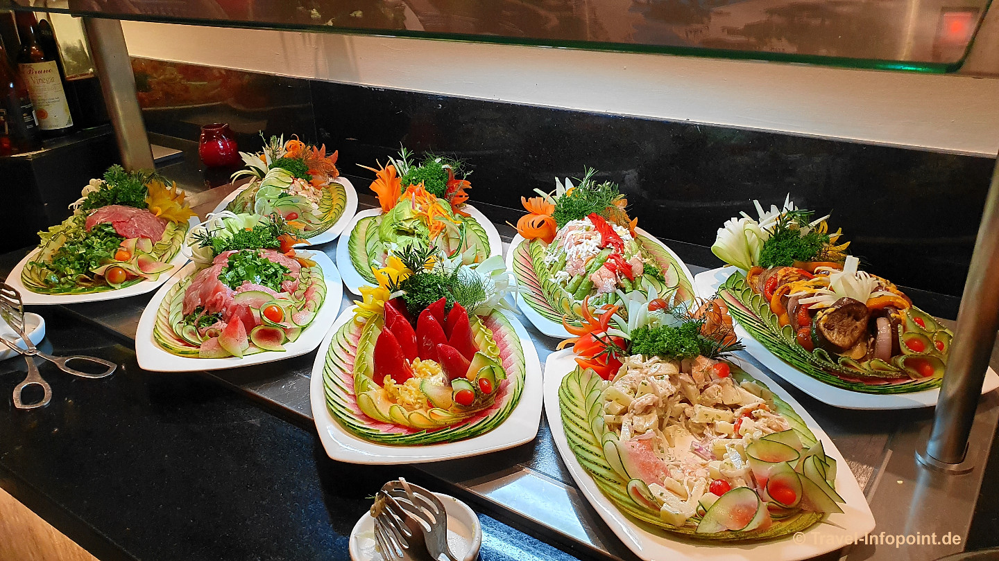 Bahia Principe Luxury Bouganville:  Silvester-Dinner Salate